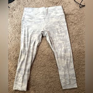 LULULEMON LEGGING SIZE 14